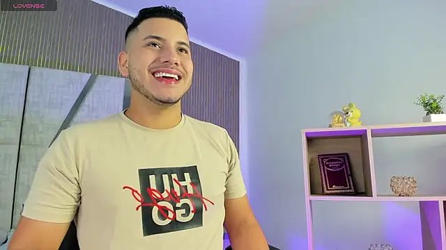 Axel grey  online show from March 11, 12:32 pm