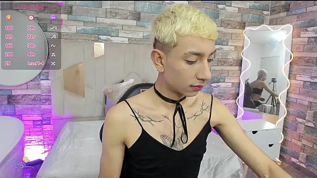 CYRUS TAY online show from May 22, 12:03 pm