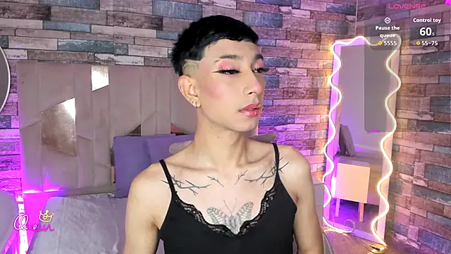 CYRUS TAY online show from June 11, 12:13 pm