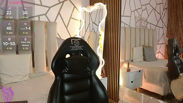 CYRUS TAY online show from January 10, 12:00 pm