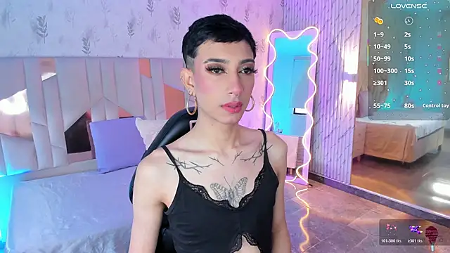 CYRUS TAY online show from June 20, 8:03 pm