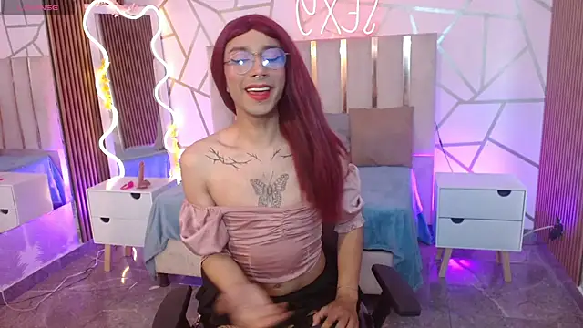 CYRUS TAY online show from November 26, 5:24 pm