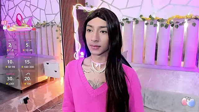 CYRUS TAY online show from June 26, 8:47 pm