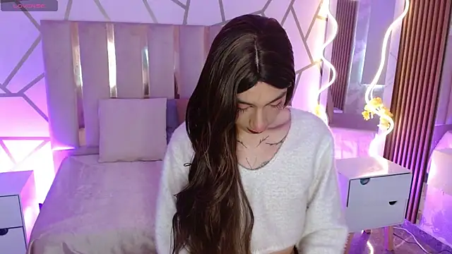 CYRUS TAY online show from March 4, 12:57 pm