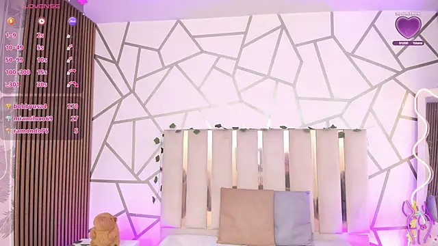 CYRUS TAY online show from May 11, 4:04 pm