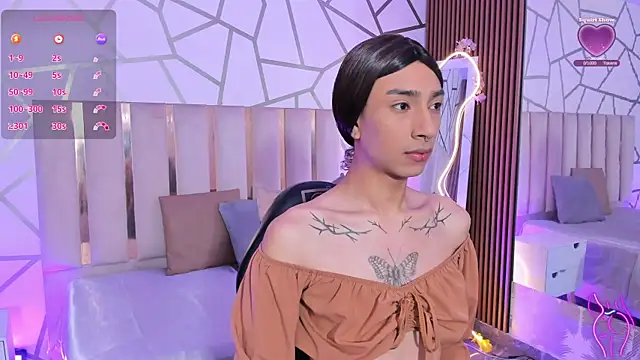 CYRUS TAY online show from April 15, 1:37 pm