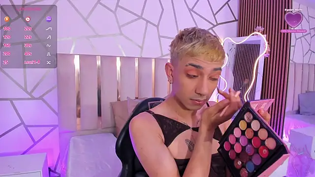 CYRUS TAY online show from April 19, 12:28 pm