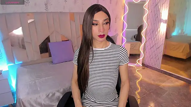CYRUS TAY online show from July 17, 12:46 pm