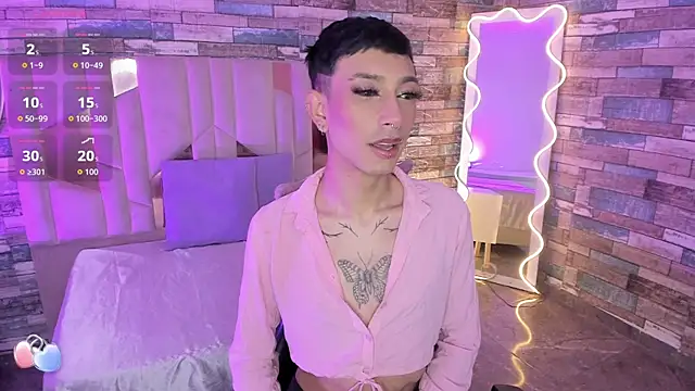 CYRUS TAY online show from June 23, 12:47 pm