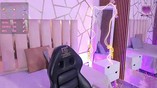 CYRUS TAY online show from April 16, 12:17 pm