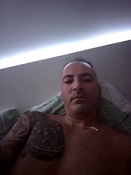 Snapshot of 974kcdq chatting on October 12, 10:22 pm 974kcdq online show from October 12, 10:22 pm