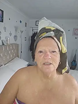 Angeldelightt online show from November 22, 1:43 pm