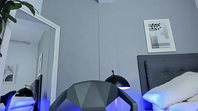 Snapshot of Tylerffoxx chatting on November 2, 8:58 pm Tylerffoxx online show from November 2, 8:58 pm