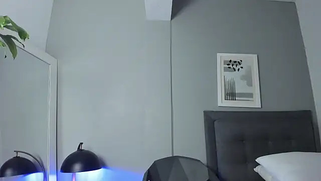 Tylerffoxx online show from January 8, 9:21 pm