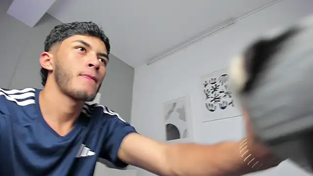 Tylerffoxx online show from March 11, 9:31 pm