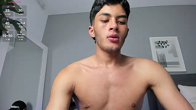 Tylerffoxx online show from February 5, 8:26 pm