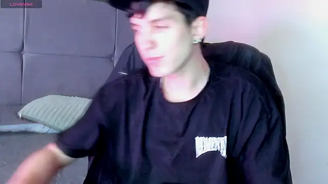 Snapshot of Jheampiiero chatting on March 3, 8:27 pm Jheampiiero online show from March 3, 8:27 pm