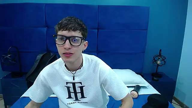 Jheampiiero online show from September 11, 1:44 pm