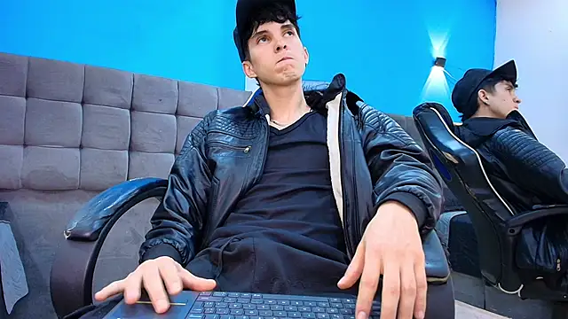 Jheampiiero online show from May 20, 2:03 pm