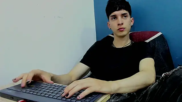 Snapshot of Jheampiiero chatting on December 16, 2:10 pm Jheampiiero online show from December 16, 2:10 pm