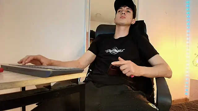 Jheampiiero online show from March 6, 8:59 pm