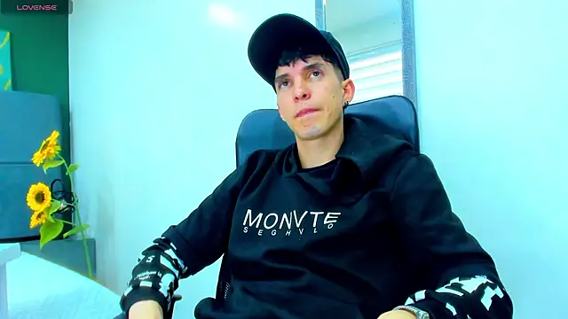 Jheampiiero online show from April 20, 9:05 pm