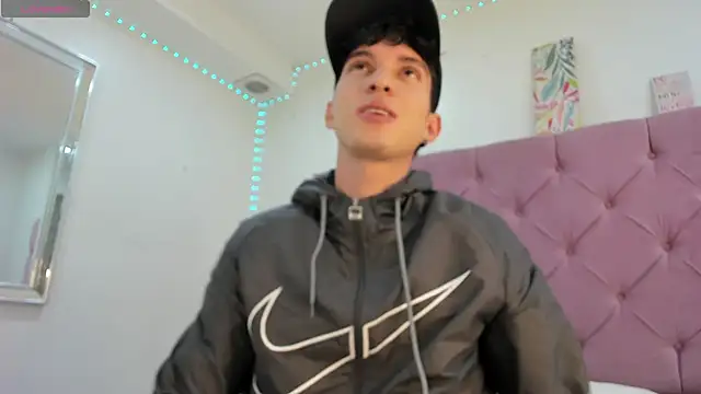 Snapshot of Jheampiiero chatting on February 28, 9:03 pm Jheampiiero online show from February 28, 9:03 pm