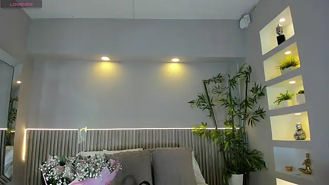 CarolineLee  online show from November 13, 10:46 pm