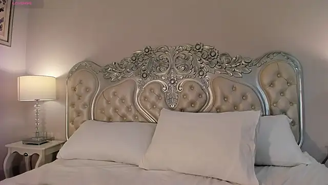 Snapshot of CarolineLee_ chatting on January 12, 10:36 pm CarolineLee online show from January 12, 10:36 pm