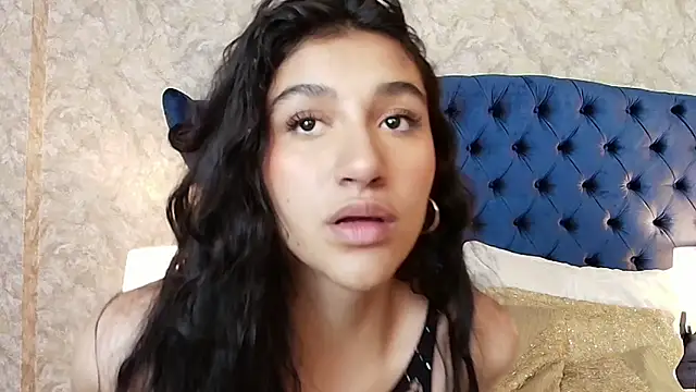 ValentiinaCruz online show from November 17, 11:42 pm