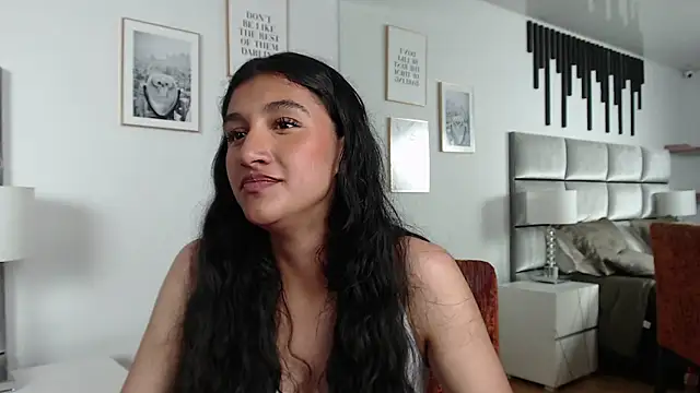 ValentiinaCruz online show from November 13, 9:40 pm