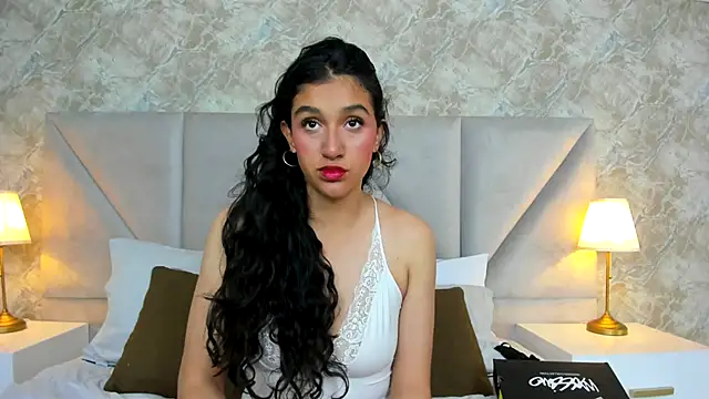 Snapshot of ValentiinaCruz chatting on October 12, 5:36 pm ValentiinaCruz online show from October 12, 5:36 pm