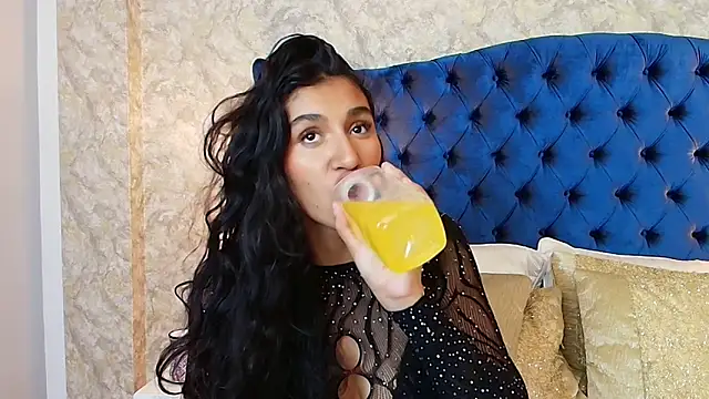 ValentiinaCruz online show from November 22, 8:51 pm