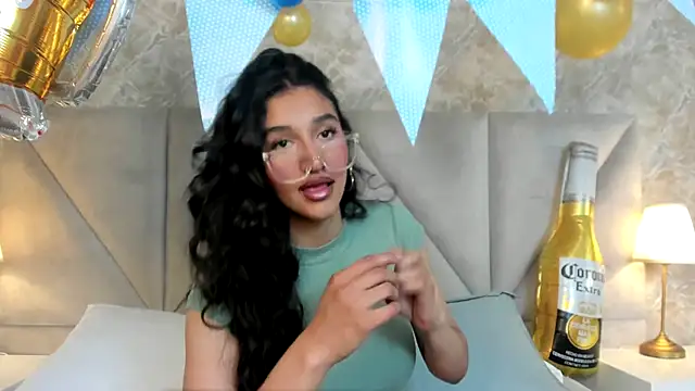 Snapshot of ValentiinaCruz chatting on September 29, 10:04 pm ValentiinaCruz online show from September 29, 10:04 pm