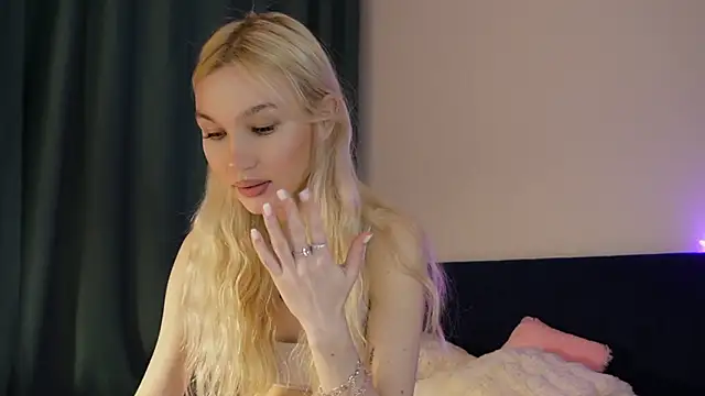 Snapshot of cuteleraay chatting on February 22, 8:54 pm cuteleraay online show from February 22, 8:54 pm