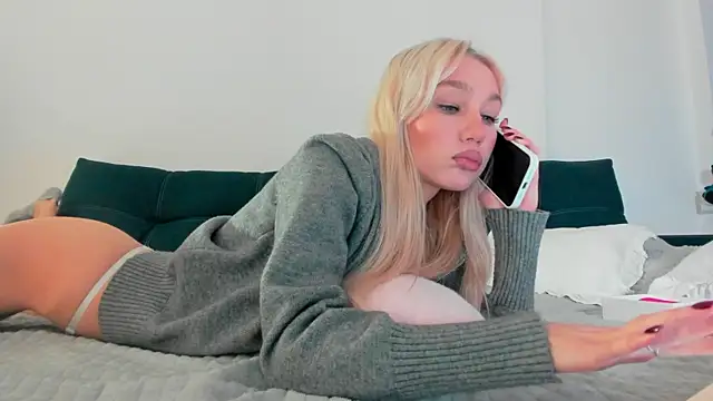 cuteleraay online show from September 20, 8:25 pm