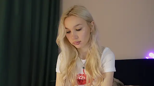 Snapshot of cuteleraay chatting on February 8, 7:00 pm cuteleraay online show from February 8, 7:00 pm