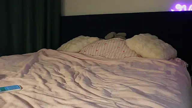 Snapshot of cuteleraay chatting on February 10, 7:24 pm cuteleraay online show from February 10, 7:24 pm