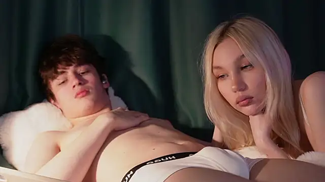 cuteleraay online show from March 9, 10:35 pm