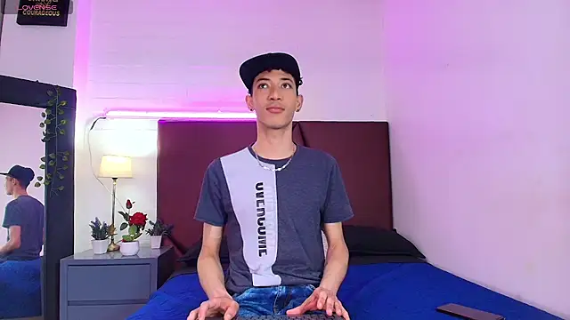 Snapshot of Ashton_Myers chatting on September 23, 7:32 pm Ashton Myers online show from September 23, 7:32 pm