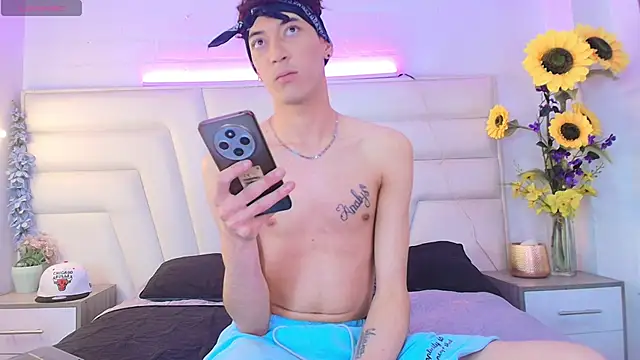 Ashton Myers online show from November 13, 8:35 pm