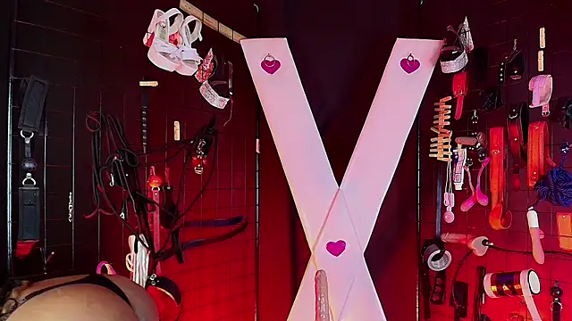 Veronica bdsm online show from April 4, 12:23 pm