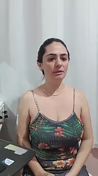 Snapshot of _SexyPetite_ chatting on November 18, 6:28 am SexyPetite online show from November 18, 6:28 am