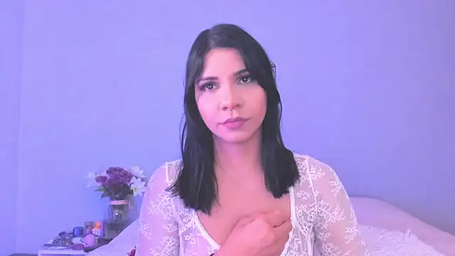 Snapshot of Laura-angeel chatting on December 15, 5:19 pm Laura-angeel online show from December 15, 5:19 pm