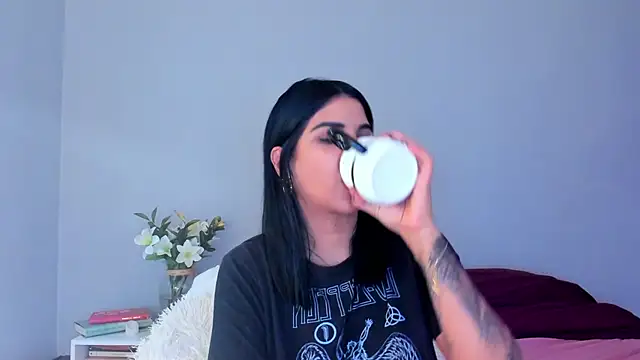 Snapshot of Laura-angeel chatting on November 29, 7:03 pm Laura-angeel online show from November 29, 7:03 pm