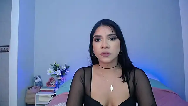 Snapshot of Laura-angeel chatting on November 22, 7:24 pm Laura-angeel online show from November 22, 7:24 pm