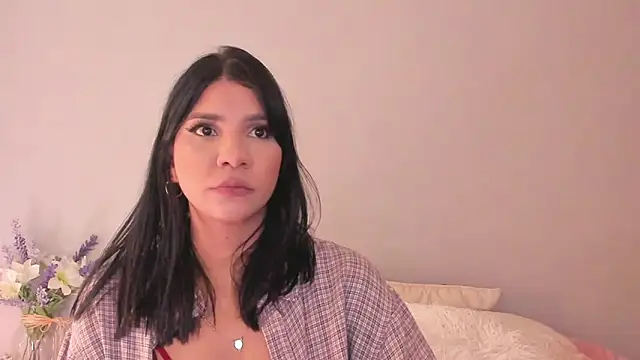 Snapshot of Laura-angeel chatting on January 31, 8:29 pm Laura-angeel online show from January 31, 8:29 pm