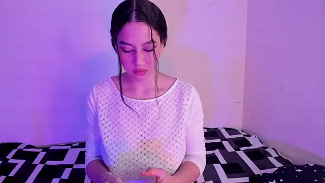 Megan Luxe online show from February 7, 6:21 am