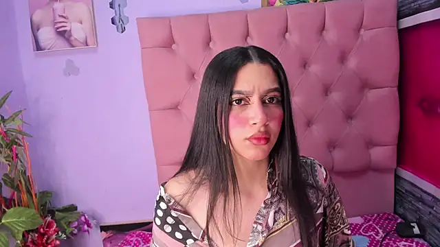 Snapshot of Megan_Luxe chatting on November 27, 4:24 am Megan Luxe online show from November 27, 4:24 am