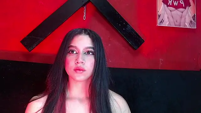 Snapshot of Megan_Luxe chatting on November 21, 12:09 am Megan Luxe online show from November 21, 12:09 am